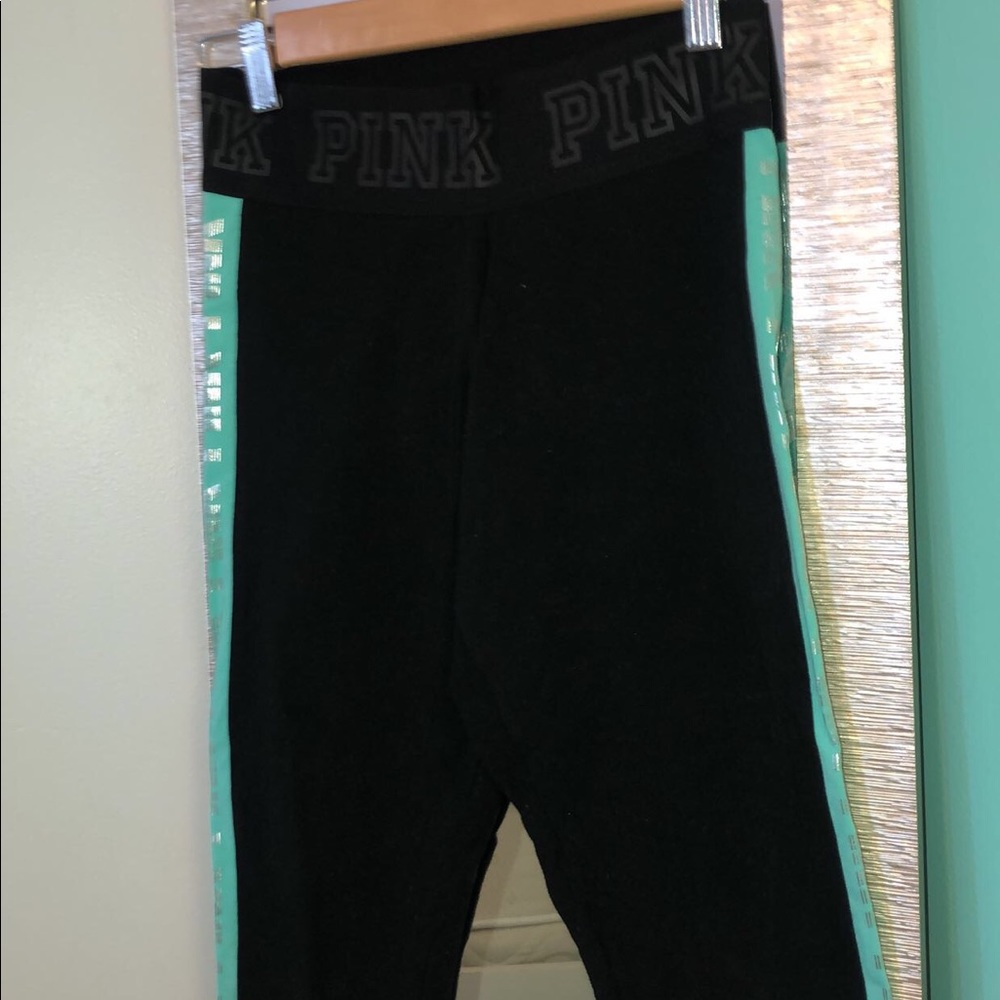 Small VS Pink Cropped Yoga Pants